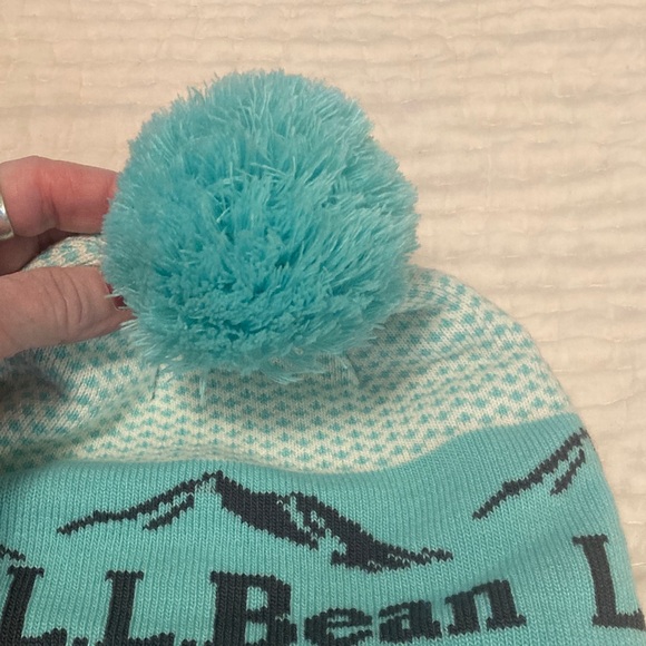 L.L. Bean knit hat, like new! Soft and warm!💚 - Picture 4 of 4